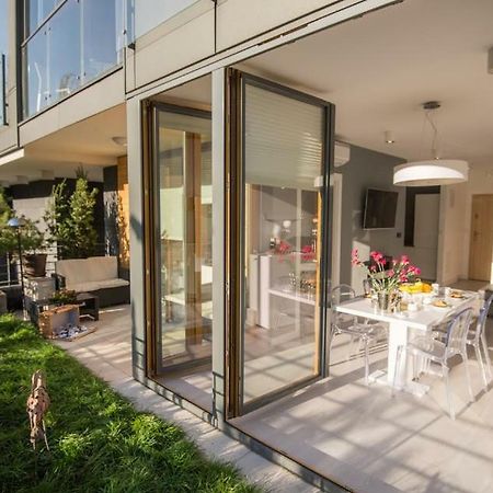 Garden Apartment Cracow- Shopping Mall 1Min, Underground Parking, Family Friendly, City Center Krakow Ngoại thất bức ảnh