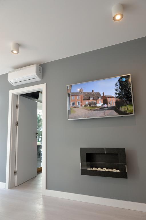Garden Apartment Cracow- Shopping Mall 1Min, Underground Parking, Family Friendly, City Center Krakow Ngoại thất bức ảnh