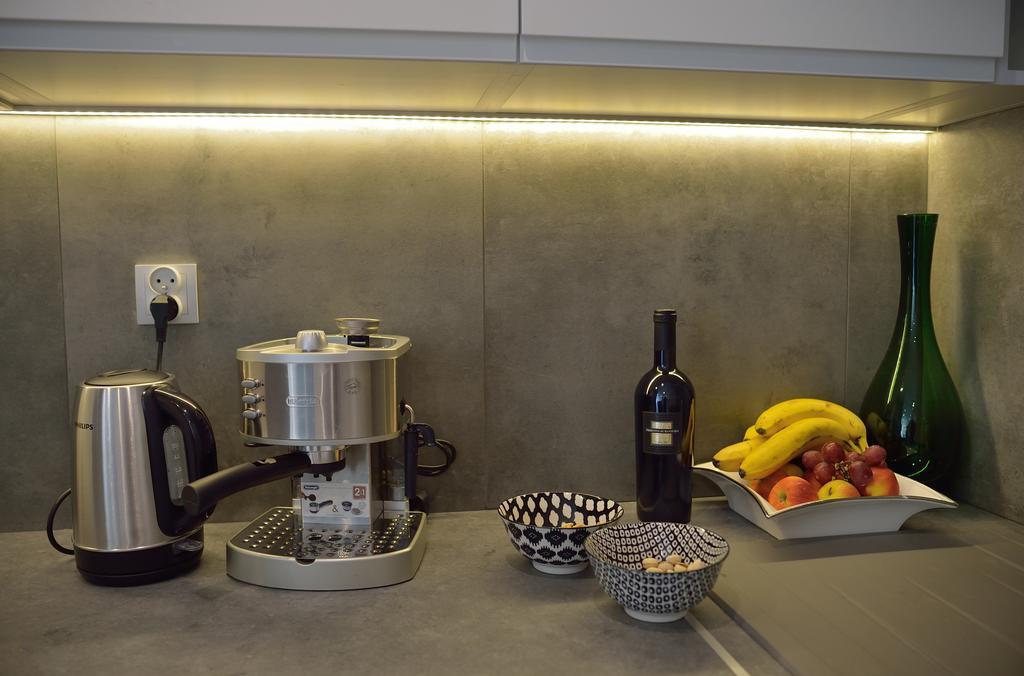 Garden Apartment Cracow- Shopping Mall 1Min, Underground Parking, Family Friendly, City Center Krakow Ngoại thất bức ảnh