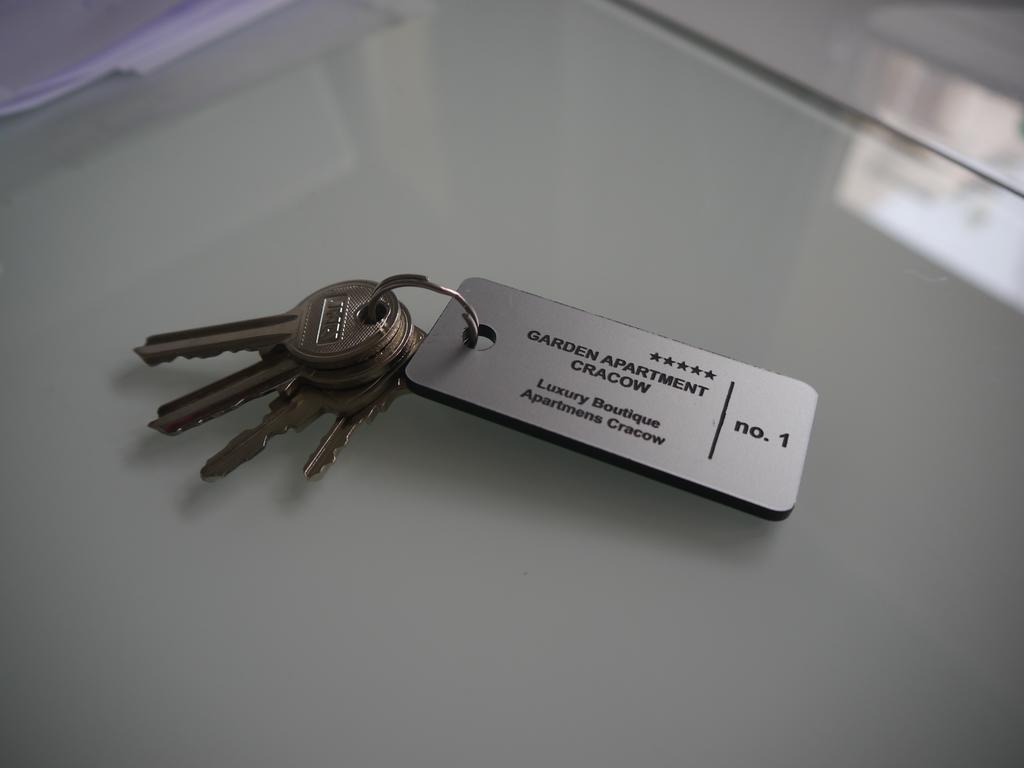Garden Apartment Cracow- Shopping Mall 1Min, Underground Parking, Family Friendly, City Center Krakow Ngoại thất bức ảnh