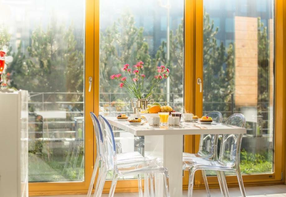 Garden Apartment Cracow- Shopping Mall 1Min, Underground Parking, Family Friendly, City Center Krakow Ngoại thất bức ảnh